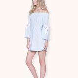 Vestido Camisero Off-Shoulder Celeste con Detalle de Lazos en las Mangas - Celeste