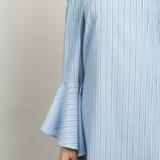 Vestido Corto Off-Shoulder de Rayas Verticales con Mangas Acampanadas - Celeste