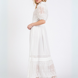 Vestido Maxi Erika – Largo de Encaje con Cuello Alto Romantic  – Blanco