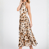 Vestido Midi Marisol - Plisado con Cuello Halter Safari Dots - Crema y Negro
