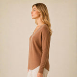 Chompa Cuello V Estilo Murciélago - Camel