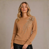Chompa Cuello Redondo con Bordado de Flores - Camel