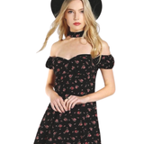 Vestido Corto Off-Shoulder con Mangas Abullonadas, Escote Corazón y Choker Floral - Negro