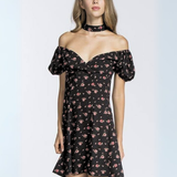 Vestido Corto Off-Shoulder con Mangas Abullonadas, Escote Corazón y Choker Floral - Negro