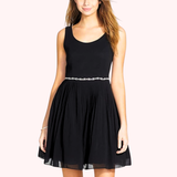 Vestido Corto sin Mangas con Falda Plisada - Negro