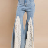 Jean Dámaris - Flare Boho-Chic con Inserción de Encaje Azul Atemporal para Mujer