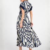 Vestido Maxi Juani – Largo Camisero con Estampado Geométrico - Azul y Blanco